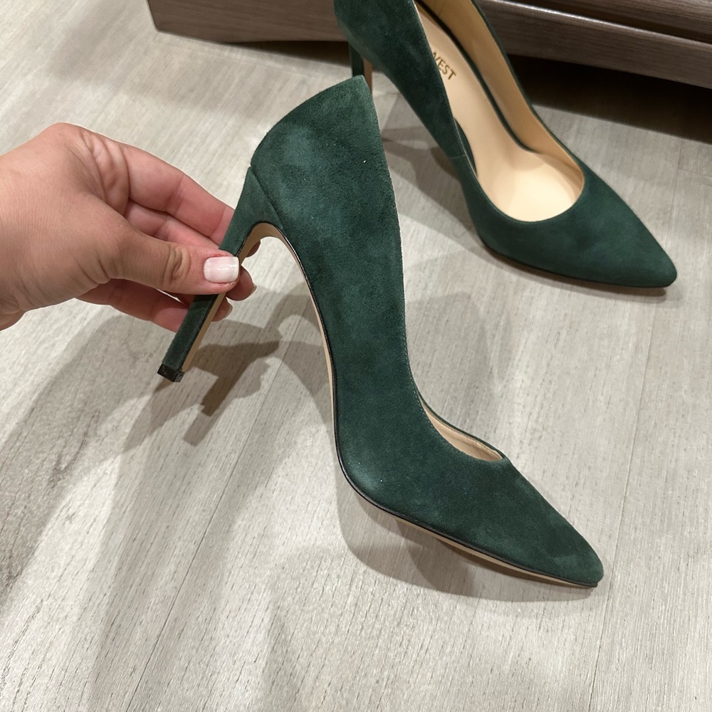 Nine West heels. NEVER WORN - SUEDE- SIZE 6.5 M